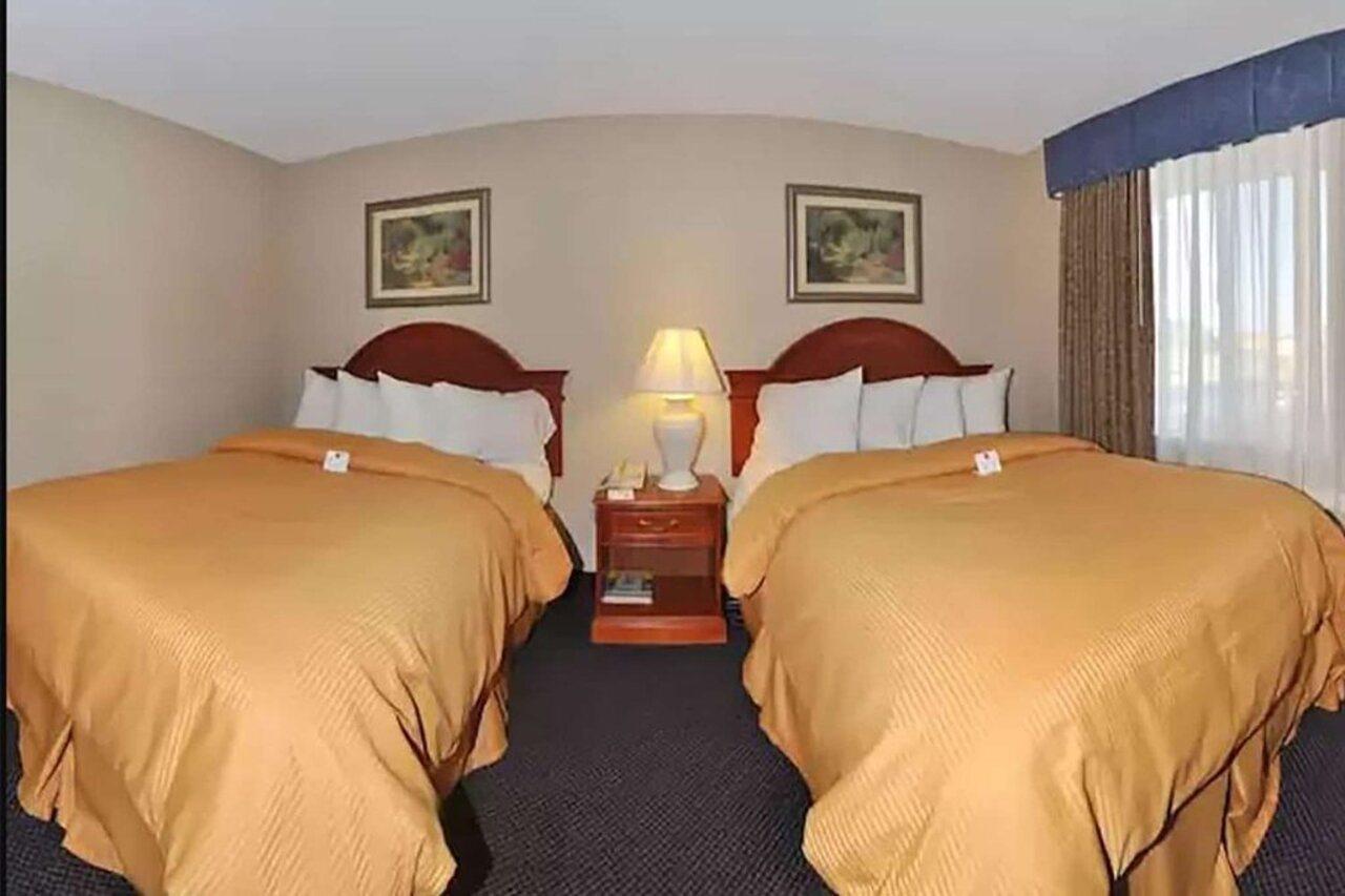 Days Inn By Wyndham Стоктон Экстерьер фото