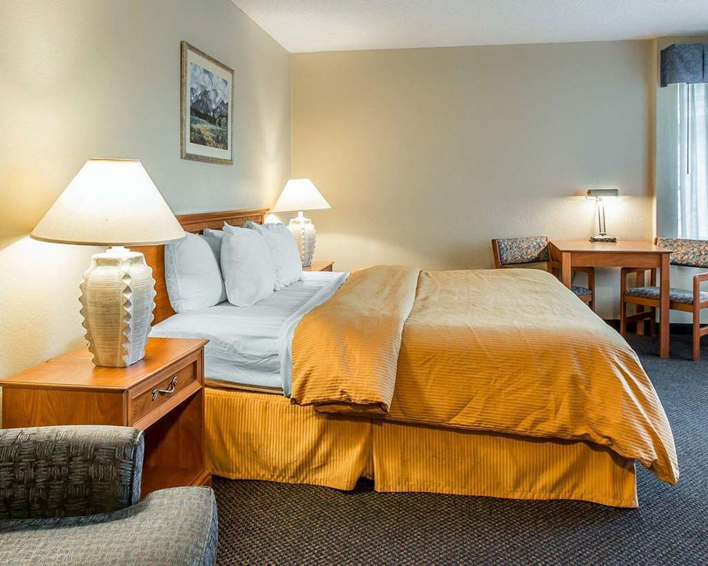 Days Inn By Wyndham Стоктон Экстерьер фото