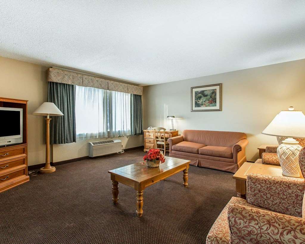 Days Inn By Wyndham Стоктон Экстерьер фото